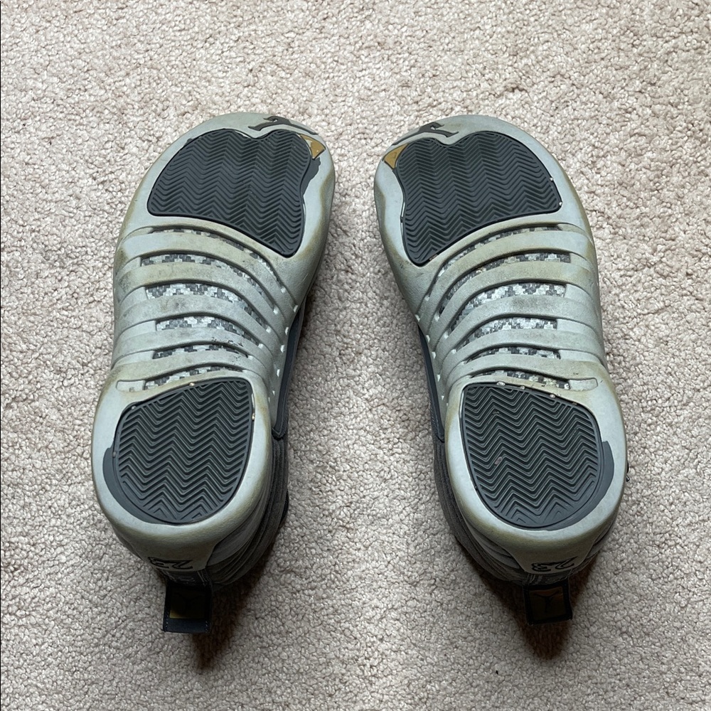 Jordan 12 Retro Dark Grey/Wolf Grey - Picture 2 of 13